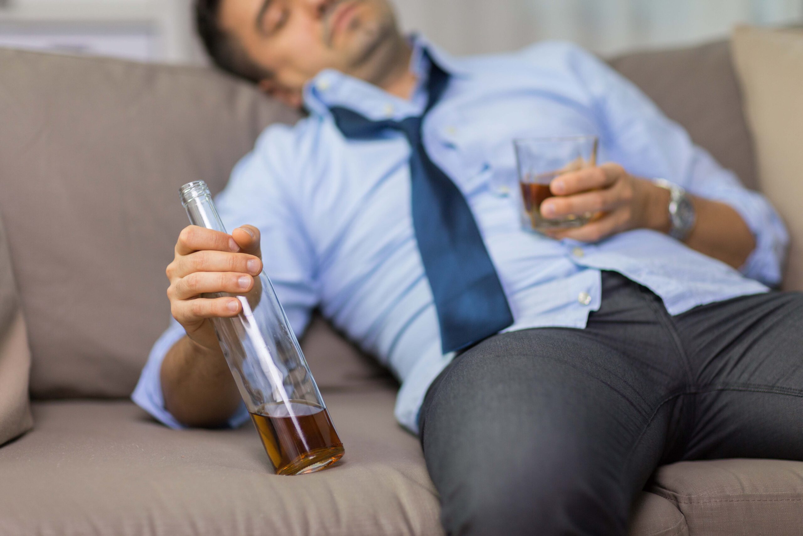 estoy bebiendo demasiado alcohol y no me controlo | cuanto dura el alcohol en la orina